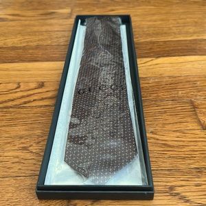Gucci Men’s Designer Tie Like New with Box